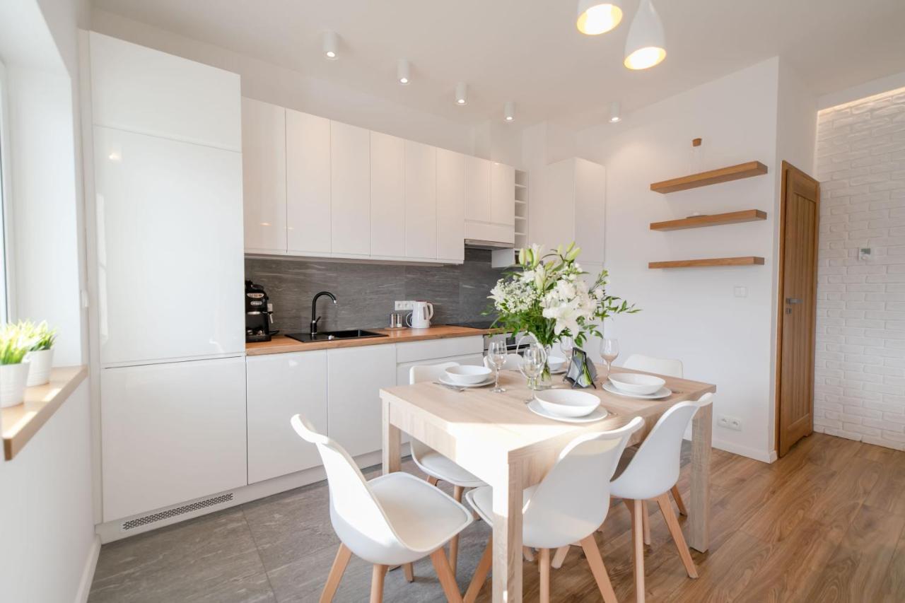 Apartamenty Na Szczycie Z Balkonem - Dream Apart Щирк Екстериор снимка